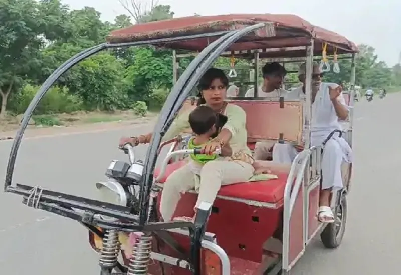 मां के जज्बे को सलाम! पति ने छोड़ा साथ, मायके में मिले ताने...अब सड़कों पर ई-रिक्शा दौड़ा रही पूजा 