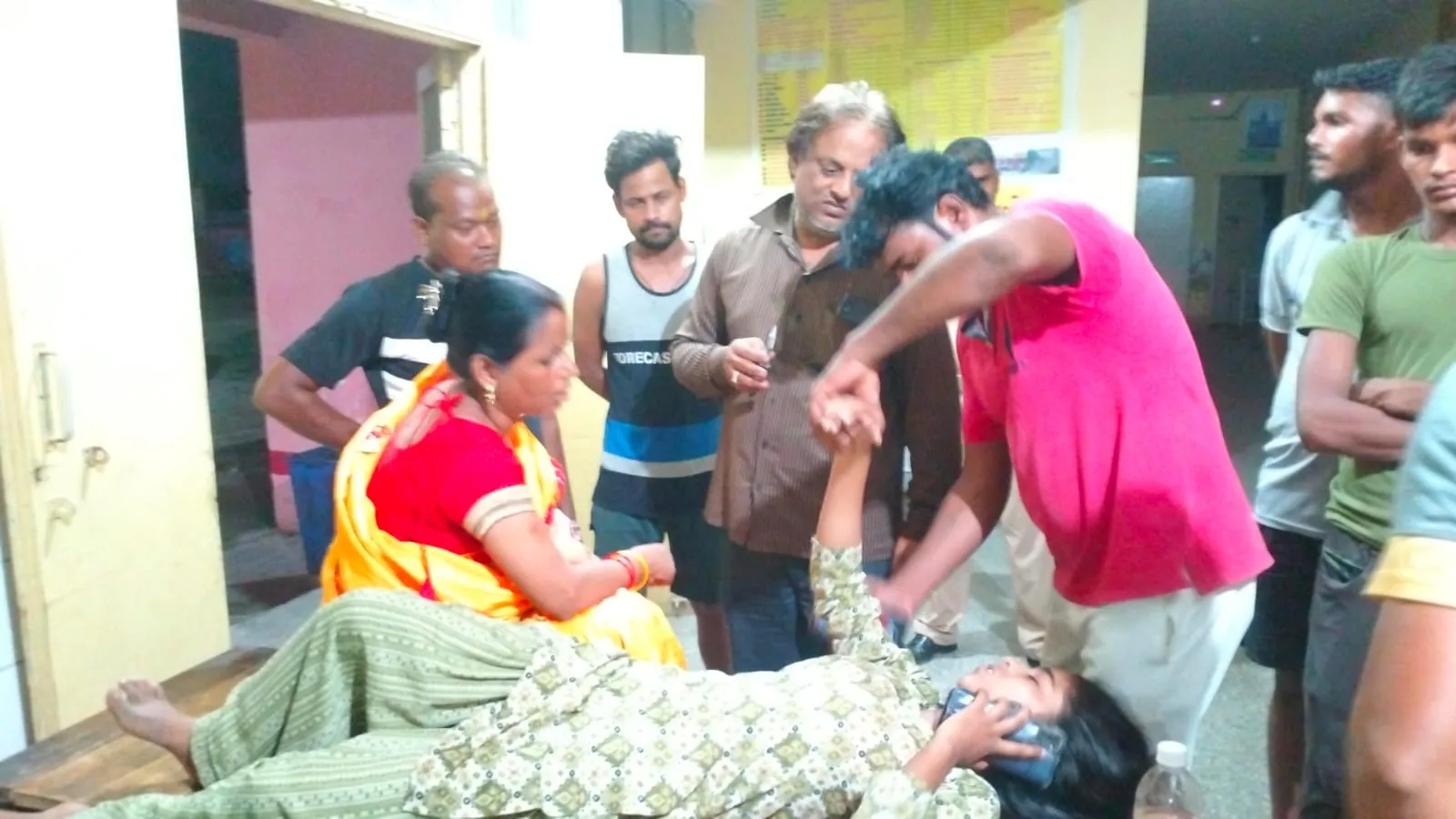 कासगंज: अचानक कस्तूरबा विद्यालय की छात्राओं की बिगड़ी हालत, अस्पताल में भर्ती 