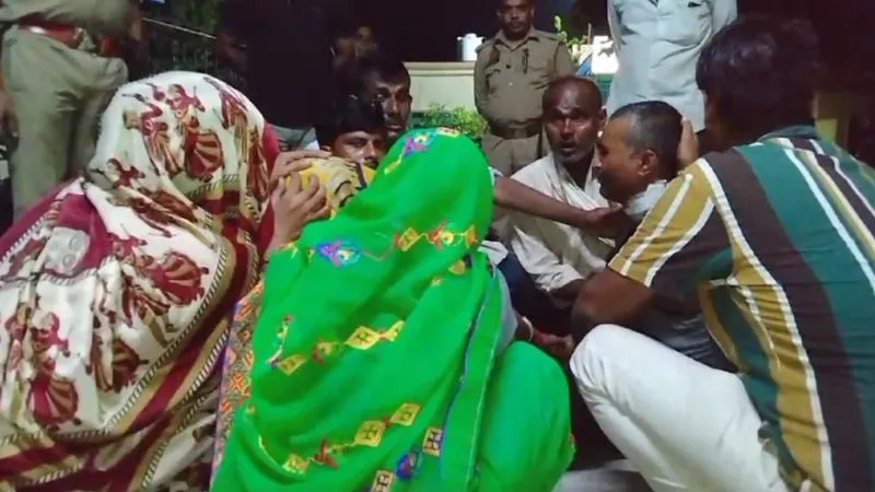 Banda Murder: इतनी रात में कहां से आ रहे हो… सवाल पूछने पर दलित छात्र की पेट व गर्दन पर चाकू से गोदकर हत्या