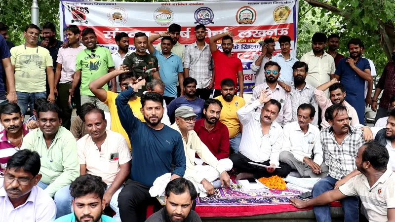 Cab Chalak Pradarshan Lucknow (1)