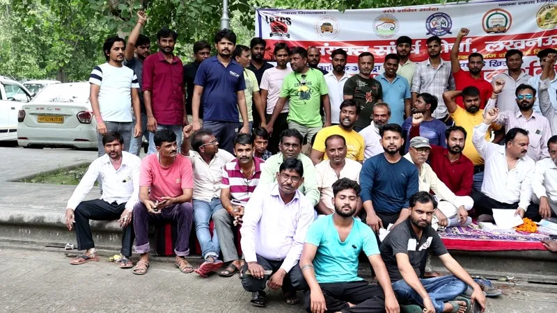 Cab Chalak Pradarshan Lucknow (2)