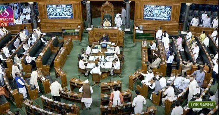 मणिपुर के मुद्दे पर लोकसभा में गतिरोध बरकरार, कार्यवाही दो बजे तक स्थगित