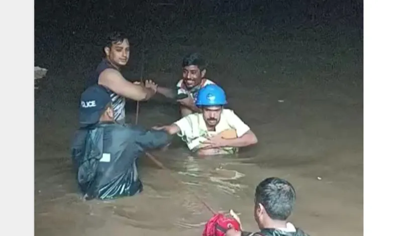 कर्णप्रयाग:  ऋषिकेश-कर्णप्रयाग रेल लाइन परियोजना की निर्माणाधीन टनल में भरा पानी, 100 से ज्यादा मजदूर सुरंग में फंसे