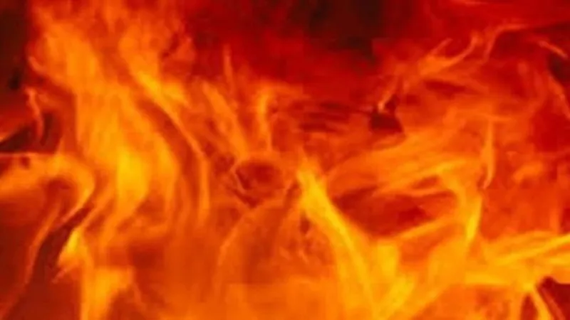 लखनऊ: आपदा प्रबंधन प्राधिकरण के दफ्तर में लगी भीषण आग, कई उपकरण और फर्नीचर जले 