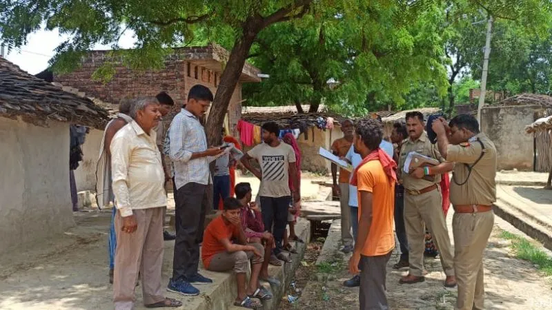 Chitrakoot: समोसा लेने पहुंचे दो मासूम, दुकानदार ने डाला खौलता तेल, एक की हालत गंभीर, आरोपी फरार, जानें- पूरा मामला