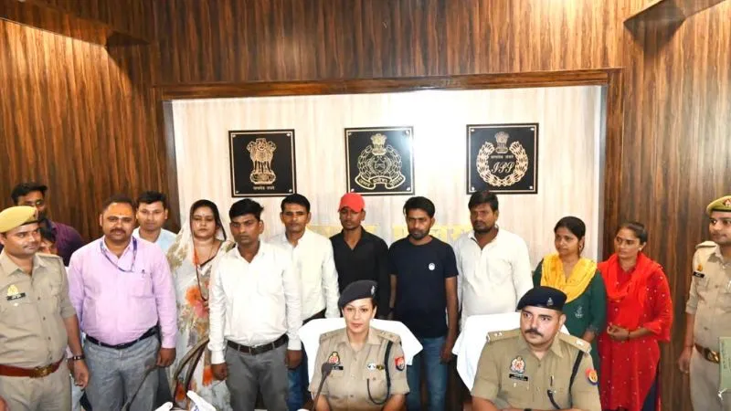 Chitrakoot: फिर से 43 लोगों के खाते में पहुंची उनकी गाढ़ी कमाई, साइबर अपराध के खिलाफ पुलिस की उल्लेखनीय कार्रवाई 