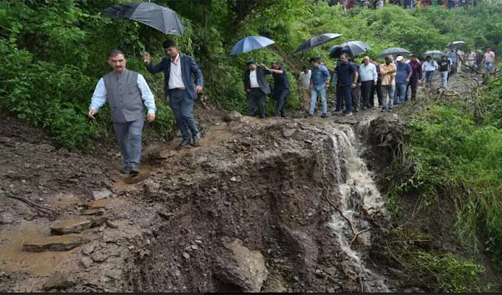 हिमाचल में तबाही: CM सुक्खू ने बुलाई आपदा बैठक, अब तक 51 लोगों की मौत