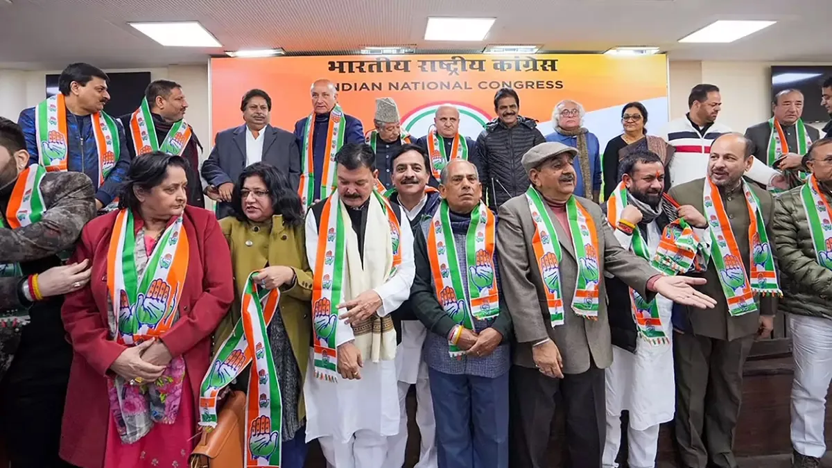 जम्मू-कश्मीर के कई नेता कांग्रेस में हुए शामिल, अधिकतर का संबंध DPAP से...