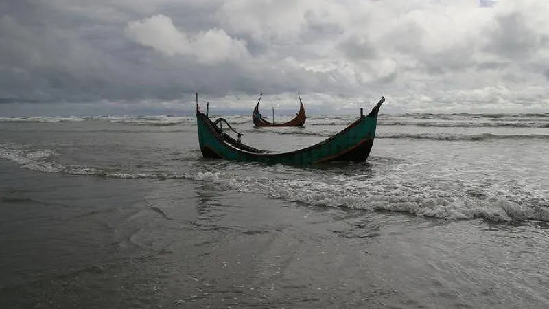 Myanmar: रोहिंग्या शरणार्थियों को ले जा रही नाव बंगाल की खाड़ी में पलटी, 17 लोगों की मौत... 30 लापता