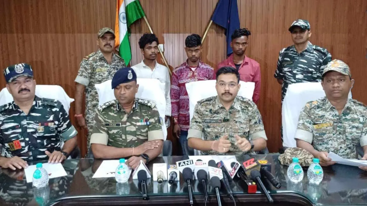 छत्तीसगढ़ में 25 किलोग्राम विस्फोटक बरामद, एक नाबालिग समेत चार गिरफ्तार