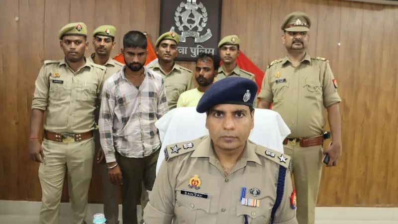 Etawah News: महिला के साथ की चेन लूट, पुलिस मुठभेड़ में दो बदमाश गिरफ्तार, पैर में लगी गोली, लूट का सामान बरामद