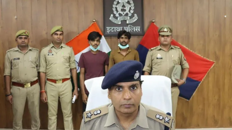 Etawah News: दो अंर्तजनपदीय गो तस्कर गिरफ्तार, कंटेनर में रखे 34 गोवंश बरामद, दो की चकी थी मौत