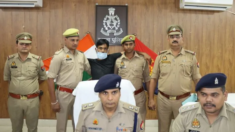 Etawah News: पुलिस मुठभेड़ में गौ तस्कर गिरफ्तार, पैर में लगी गोली, दस हजार का इनाम था घोषित