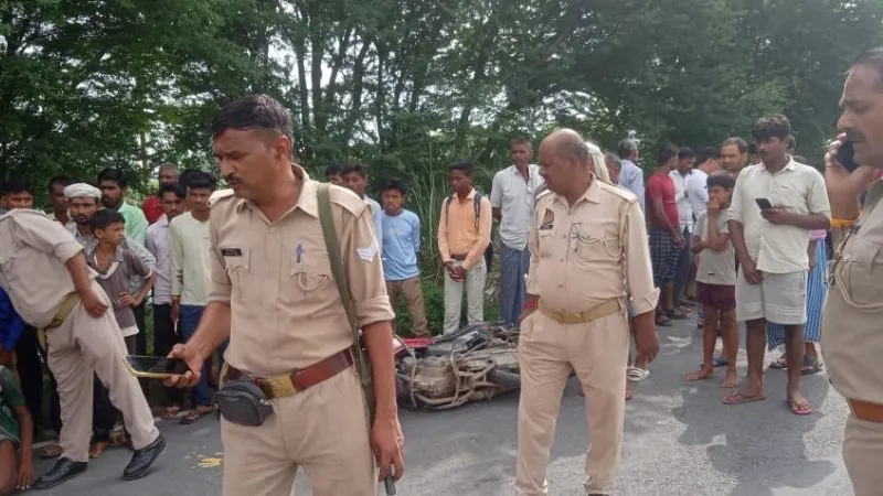 Farrukhabad Accident : वाहन ने बाइक में मारी टक्कर, दो युवकों की मौत, सीमेंट लेने जा रहे थे… खत्म हो गया जीवन
