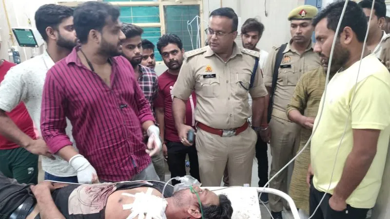 Farrukhabad News : बदमाशों ने घर जा रहे युवक को मारी गोली, CCTV में कैद घटना, सात के खिलाफ FIR