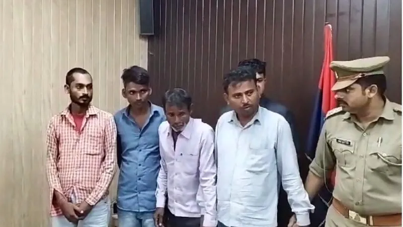 Fatehpur Crime : स्टाफ नर्स और बेटे की हत्या का खुलासा, चार आरोपी गिरफ्तार, अपने ही पैसे मांगना बना काल