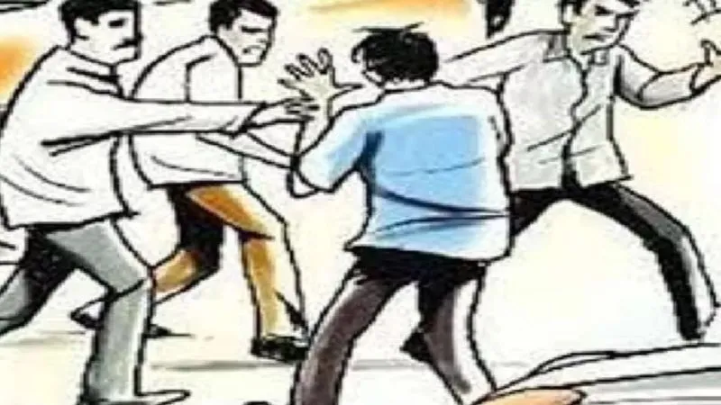Auraiya Women Fight :  दो महिलाओं के बीच दे दनादन, एक दूसरे पर की थप्पड़ों की बौछार, जानें- पूरा मामला