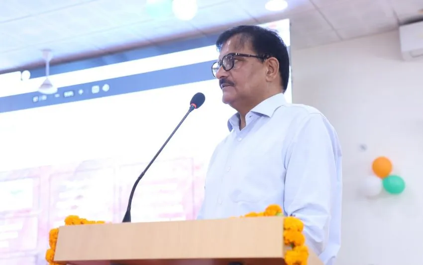 बरेली: मेरी माटी मेरा देश की मिट्टी को नमन करने का शुभ अवसर पर करें शहीदों को नमन- डीएम 