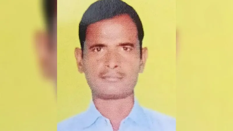 Hamirpur Suicide: मजदूर ने पेड़ से फांसी लगाकर की आत्महत्या, गांव के बाहर लटका मिला शव, परिजनों के उड़ गए होश