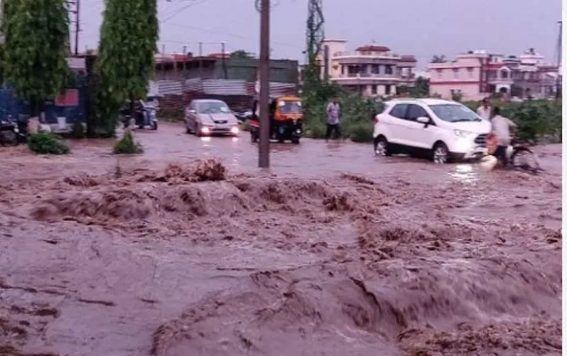 हल्द्वानी: उम्र भर की पूंजी से बनाया आशियाना, सैलाब ने किया तबाह