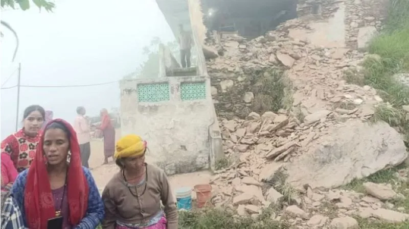 टिहरी: घर में फटा गैस सिलिंडर, हादसे में तीन घायल 