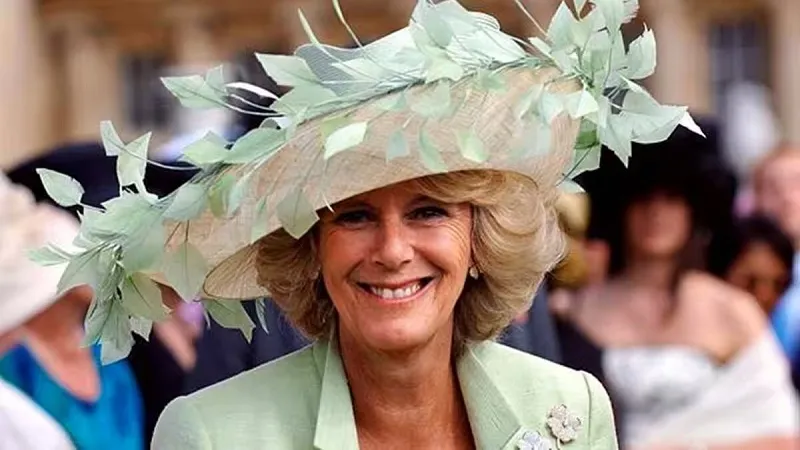 Queen Camilla ने लंदन में ब्रिटिश भारतीय जासूस नूर इनायत खान के चित्र का किया अनावरण