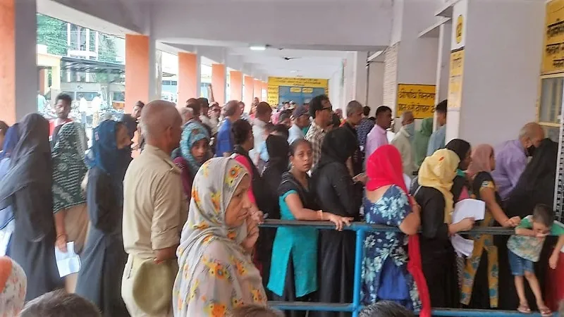 मुरादाबाद : अस्पताल में लग रही भीड़, बाजार में खोजे नहीं मिल रही ड्रॉप