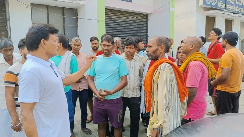 अमरोहा : रेलवे ट्रैक किनारे घायल मिले वेल्डर की मौत, परिजनों ने लगाया हत्या का आरोप