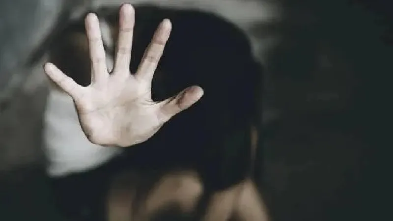 मुरादाबाद : युवती को अश्लील चैट, वाइस रिकॉर्डिंग भेज निर्वस्त्र मोहल्ले में घुमाने की धमकी