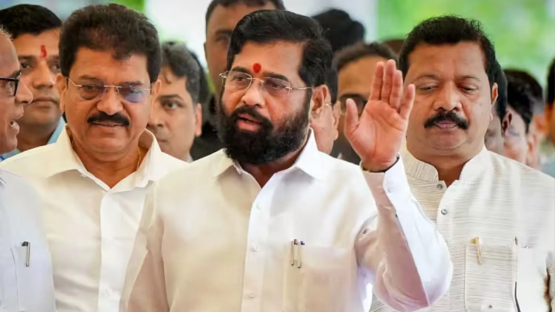 महाराष्ट्र हादसा: सीएम शिंदे का ऐलान, मृतकों के परिजनों को पांच-पांच रुपये की अनुग्रह राशि