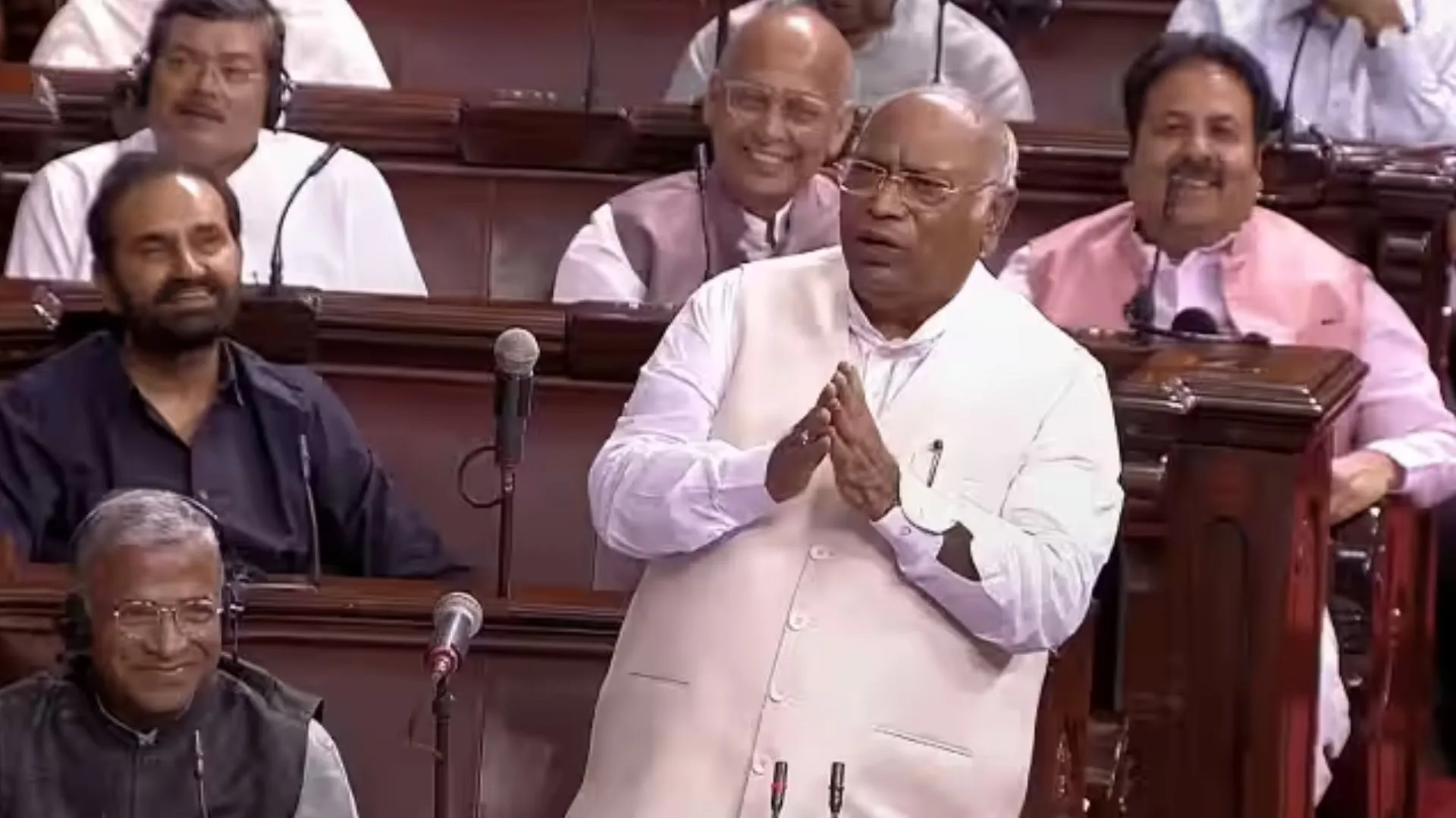 राज्यसभा में हमें बोलने नहीं दिया जा रहा, धमकाया जा रहा है: खड़गे 