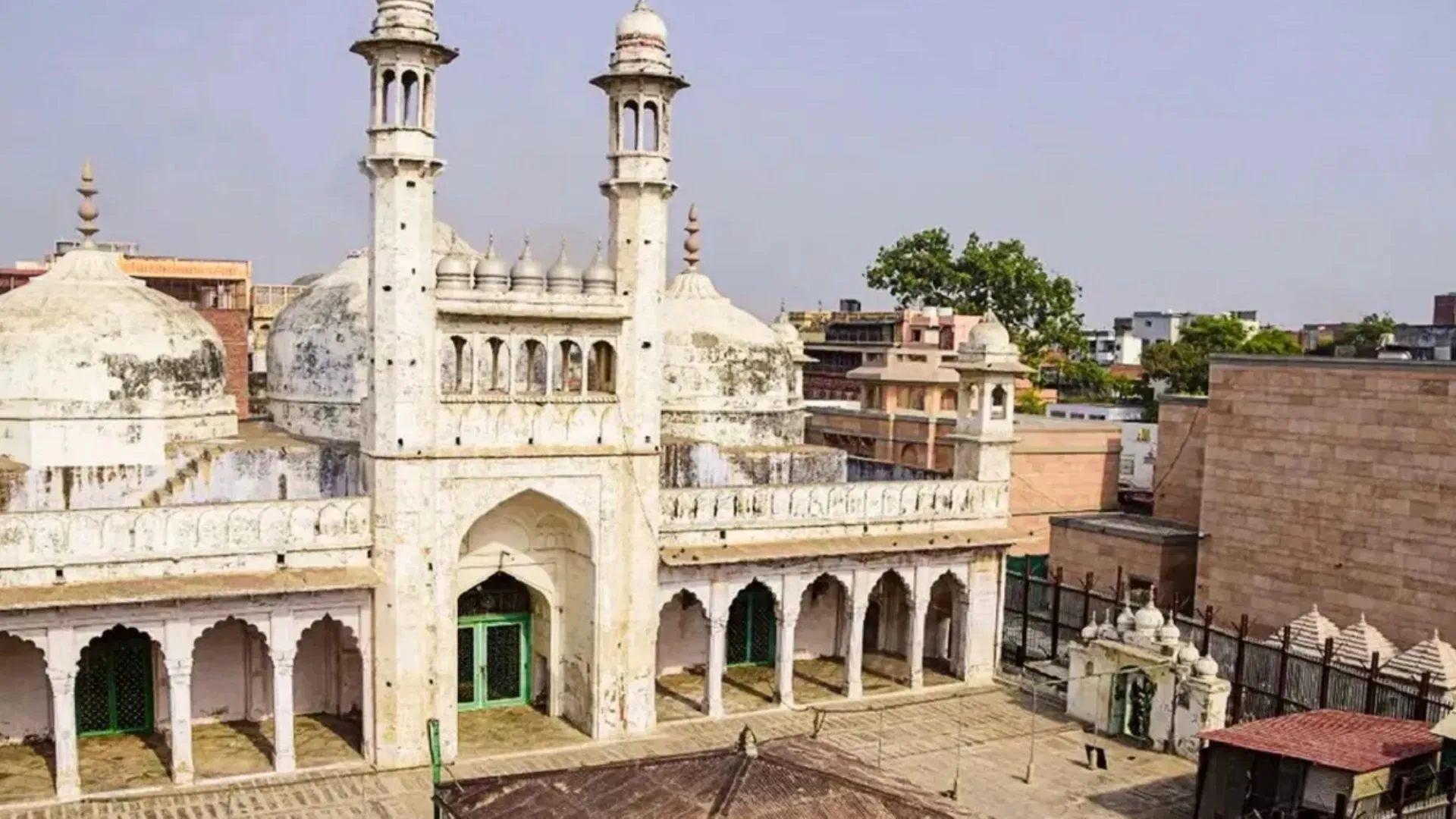 ASI ने शुरू किया ज्ञानवापी परिसर का सर्वेक्षण, मुस्लिम पक्ष ने किया बहिष्कार