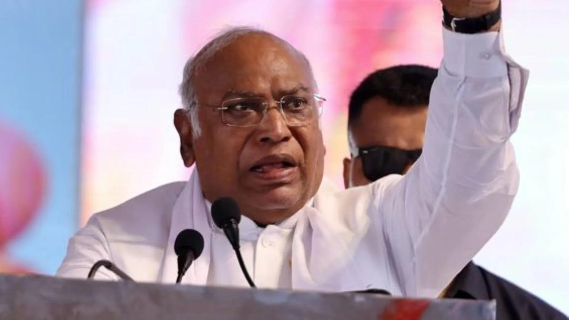मध्यप्रदेश की सरकार 'नाजायज', कांग्रेस सरकार बनने पर होगी जातिगत जनगणना : खड़गे