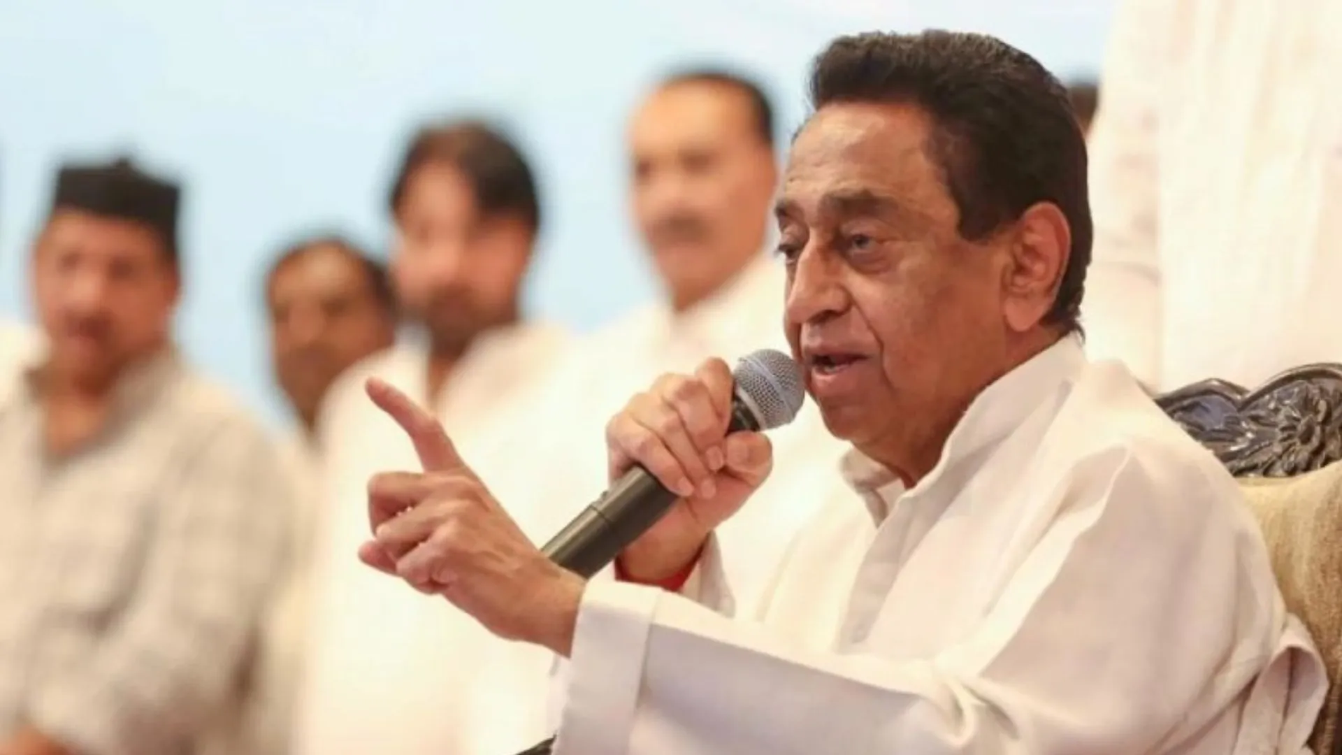 'ये मंत्रिमंडल नहीं, भ्रष्टाचार की मित्रमंडली का विस्तार है', कमलनाथ का कटाक्ष 