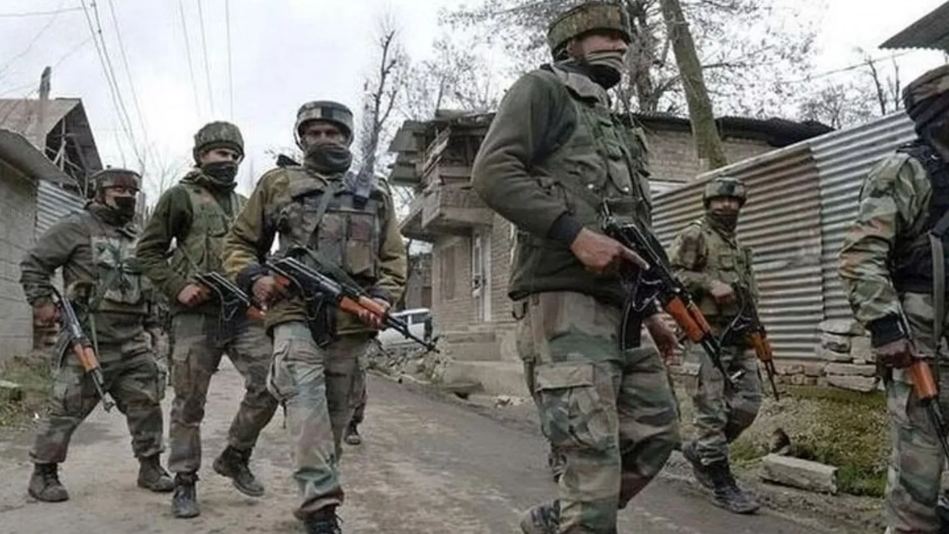 मणिपुर में सुरक्षा बलों ने शुरू किया तलाशी अभियान, 4 उग्रवादी गिरफ्तार, हथियार व गोला बारुद बरामद 