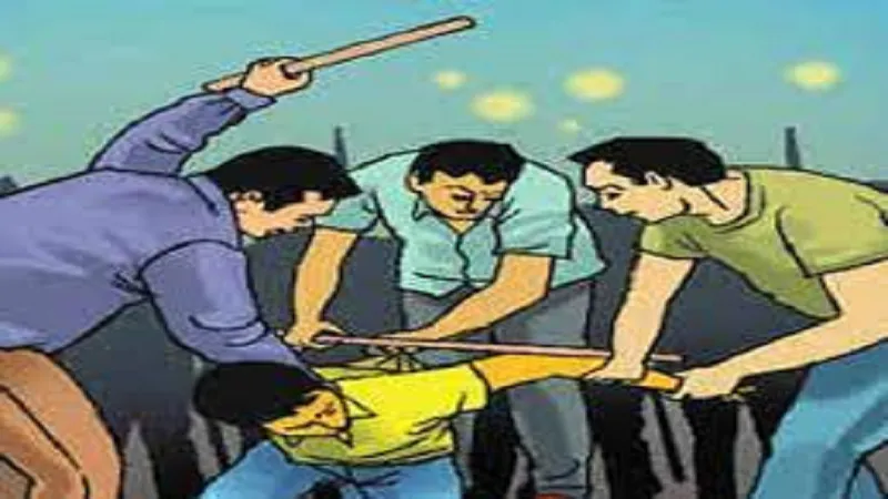 रामपुर: घर निर्माण की बात को लेकर युवक को लात-घूंसों से पीटा, लहूलुहान