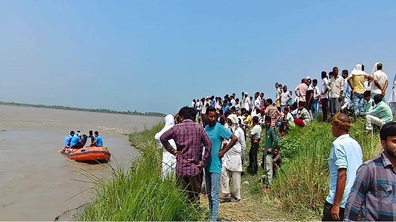 अमरोहा: पत्नी को बैठाकर गंगा में कार गिराने वाले युवक का मिला शव, पैसों को लेकर पिता से हुआ था विवाद