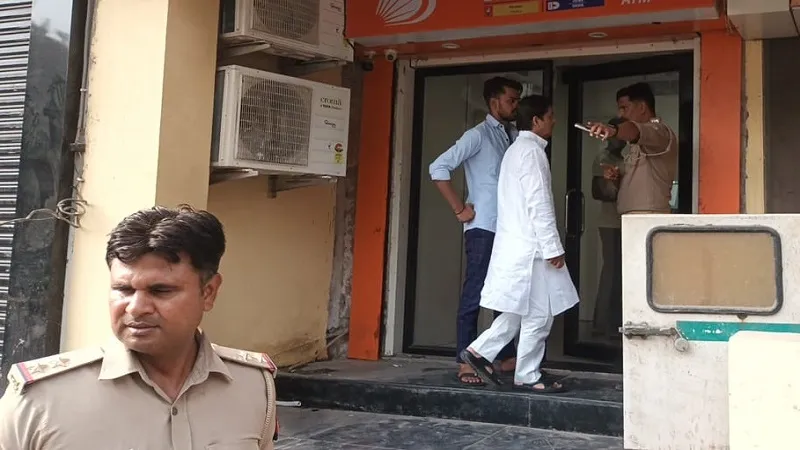 संभल: एटीएम कार्ड पिन बनाने का झांसा देकर निकाले 36 हजार, जांच में जुटी पुलिस