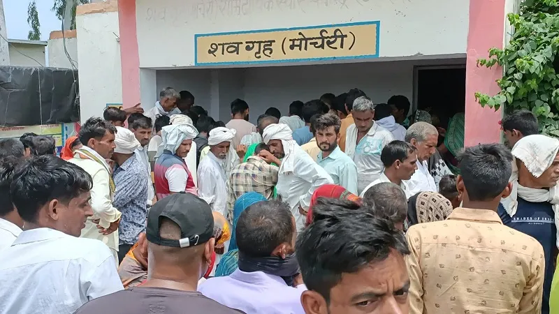 संभल: बिजली का तार टूटकर बाइक सवार पर गिरा, करंट से मौत