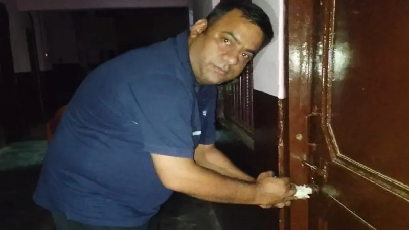 संभल: महिला की मौत पर परिजनों का हंगामा, अस्पताल सील