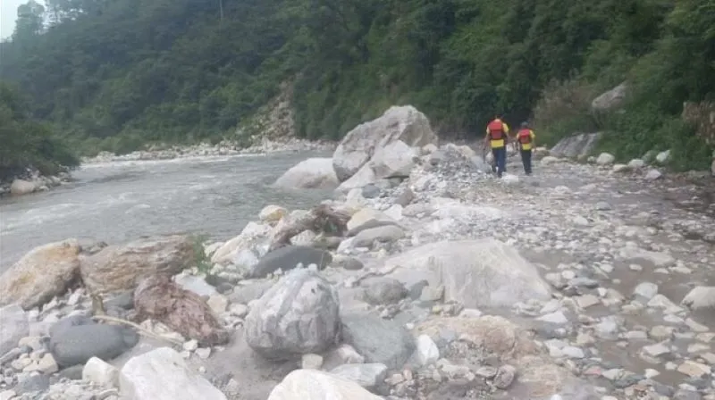 Yamunotri Dham: यमुनोत्री के दर्शन कर लौट रहा बुजुर्ग नदी में बहा 