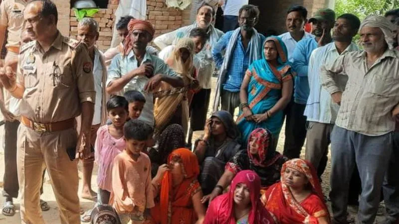 Kanpur Dehat News: फंदे पर लटका मिला युवक का शव, परिजनों में मचा कोहराम, जांच में जुटी पुलिस