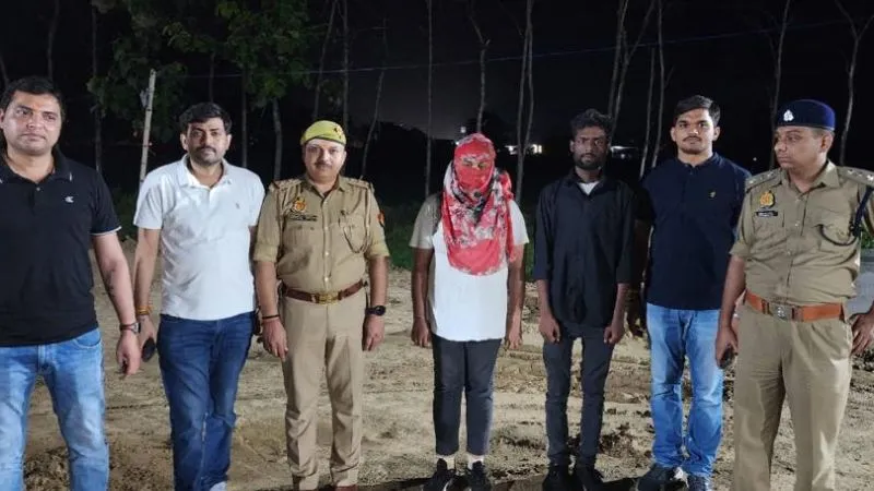 UP: प्रेमी पर छात्रा ने खर्च किए दो लाख, वापस नहीं मिलने पर मिलकर रची अपहरण की साजिश, दीवारों पर लिखे राज, फिर हुआ ये सब