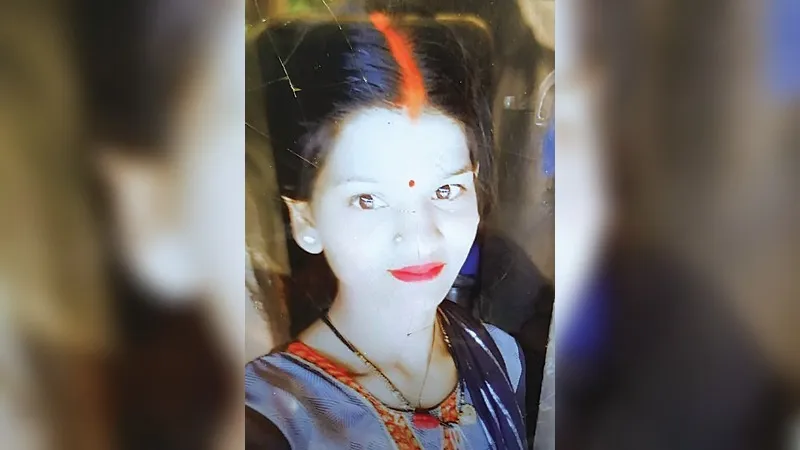 UP: गला घोंटकर महिला की हत्या, पूरे शरीर में चोट के निशान... मां बोली- मालूम होता तो बुला लेते घर, पति गिरफ्तार