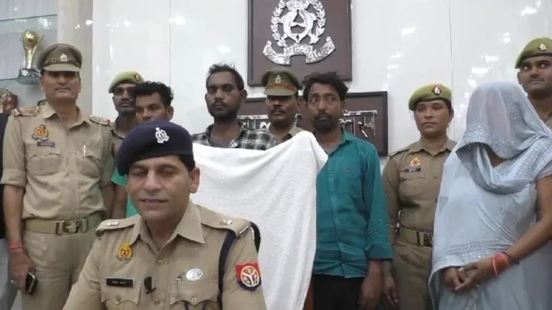 Jalaun: ऑपरेशन त्रिनेत्र के तहत हुआ खुलासा, पत्नी ने मित्र के साथ मिलकर कराया था पूर्व प्रधान पर हमला, चार गिरफ्तार