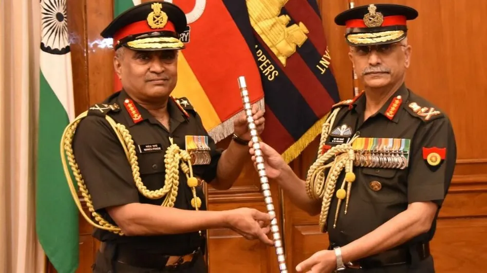 सेना प्रमुख जनरल मनोज पाण्डे ब्रिटेन की पांच दिवसीय यात्रा पर रवाना,  प्रतिष्ठित सैन्य कार्यक्रम में लेंगे भाग