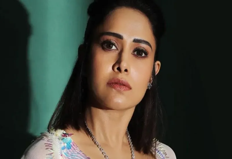 VIDEO : नुसरत भरूचा की फिल्म 'अकेली' का ट्रेलर रिलीज, सिविल वॉर में फंसी भारतीय लड़की की कहानी पर आधारित है मूवी 