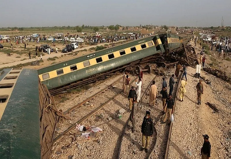  Pakistan Train Accident : फिश प्लेट गायब और पटरी क्षतिग्रस्त होने के कारण बेपटरी हुई हजारा एक्सप्रेस, जांच रिपोर्ट में हुआ खुलासा