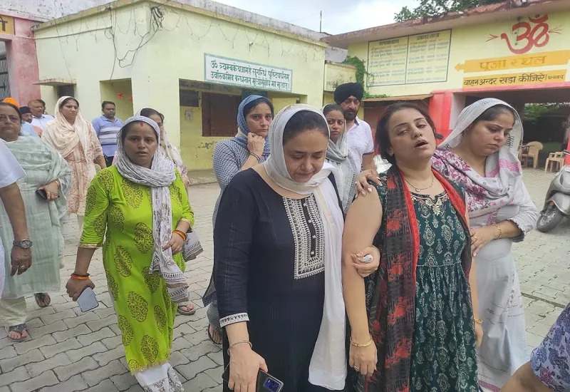 रामपुर: सबको रुला गया मनजोत...बेटे की मौत पर रोते-रोते मां और पिता की पथरा गईं आंखें, फफक पड़े लोग...