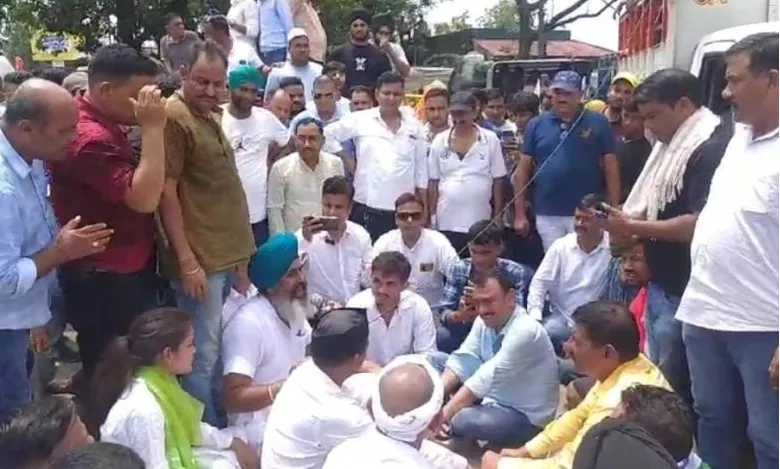 हल्द्वानी: रेरा एक्ट के खिलाफ प्रदर्शन करने सड़क पर उतरे किसान 